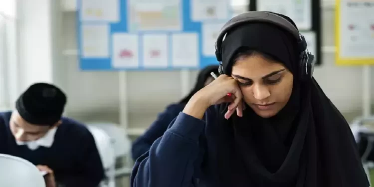 Muslim Schoolgirls Protest BJP MLA in Jaipur Over Comments Against Hijab