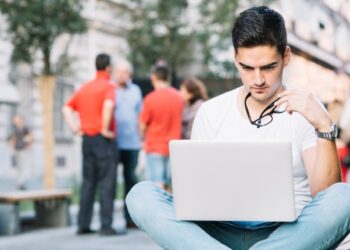 Maharashtra Sets 75% Cut-off for Study Abroad Scholarships; PIL Filed